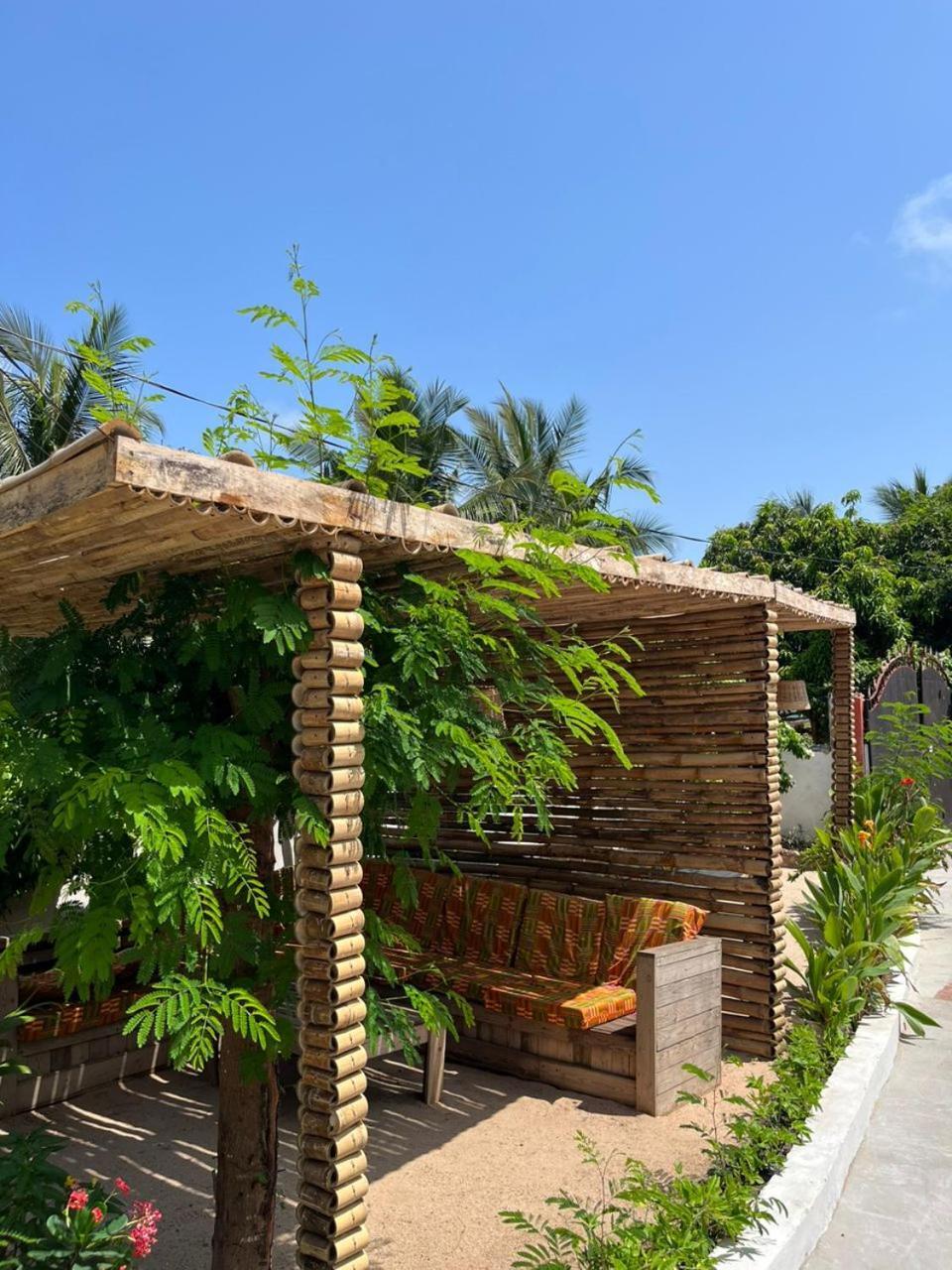 African Treasure Beach Resort Kokrobite Екстериор снимка