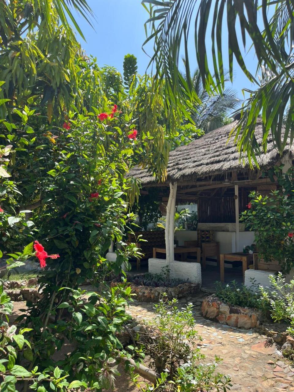 African Treasure Beach Resort Kokrobite Екстериор снимка
