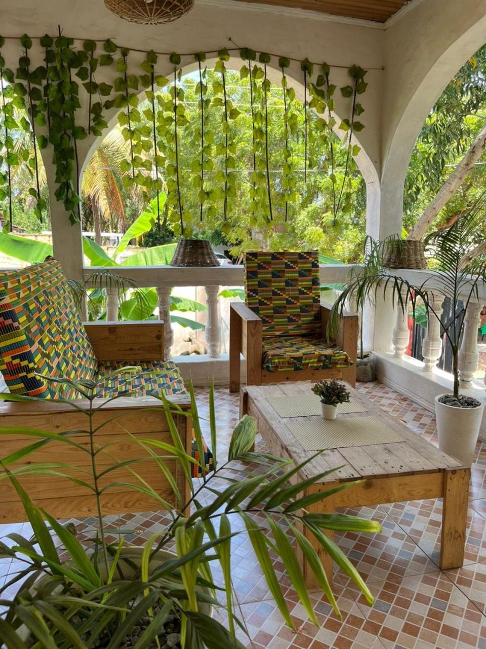 African Treasure Beach Resort Kokrobite Екстериор снимка